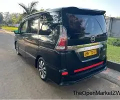 Nissan Serena - 3